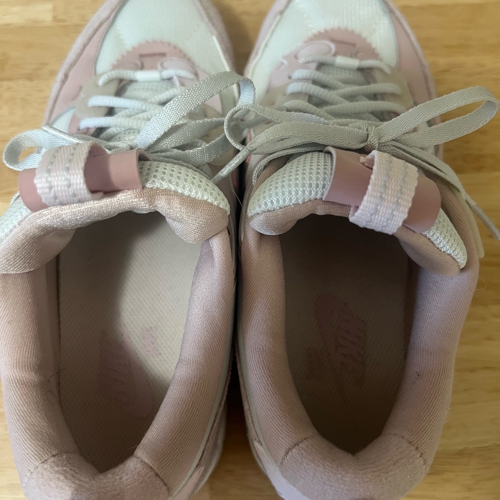 Nike Blush Pink and White Air Max Sneakers size 7 - Picture 5 of 9